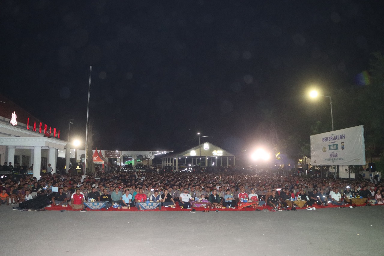 Kapolres Pasuruan Kota Titip Pesan Pilkada Damai Saat Nobar Indonesia Vs Filipina