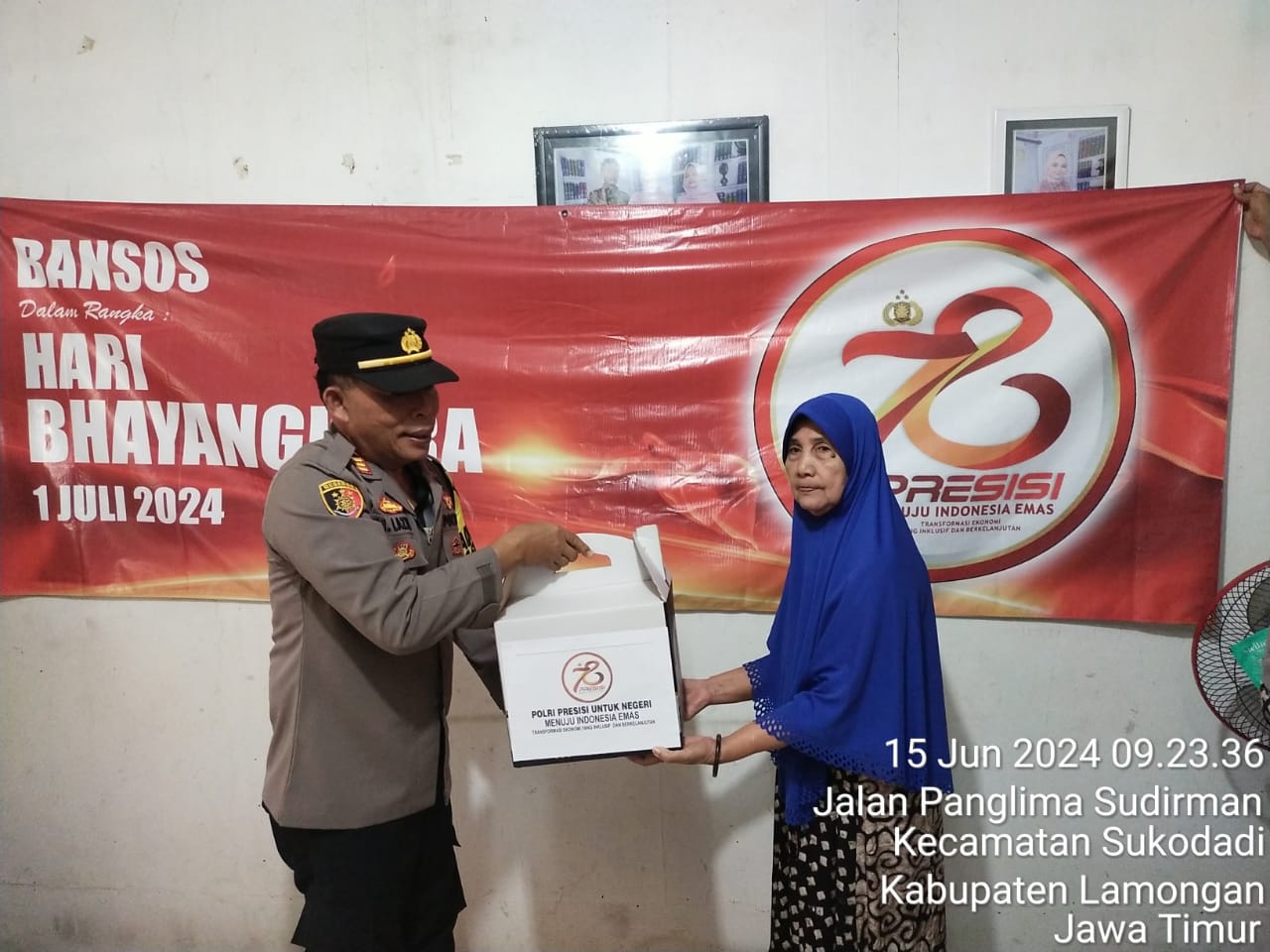Polsek Sukodadi Bagikan Bansos Dalam Rangka Sambut Hari Bhayangkara ke 78