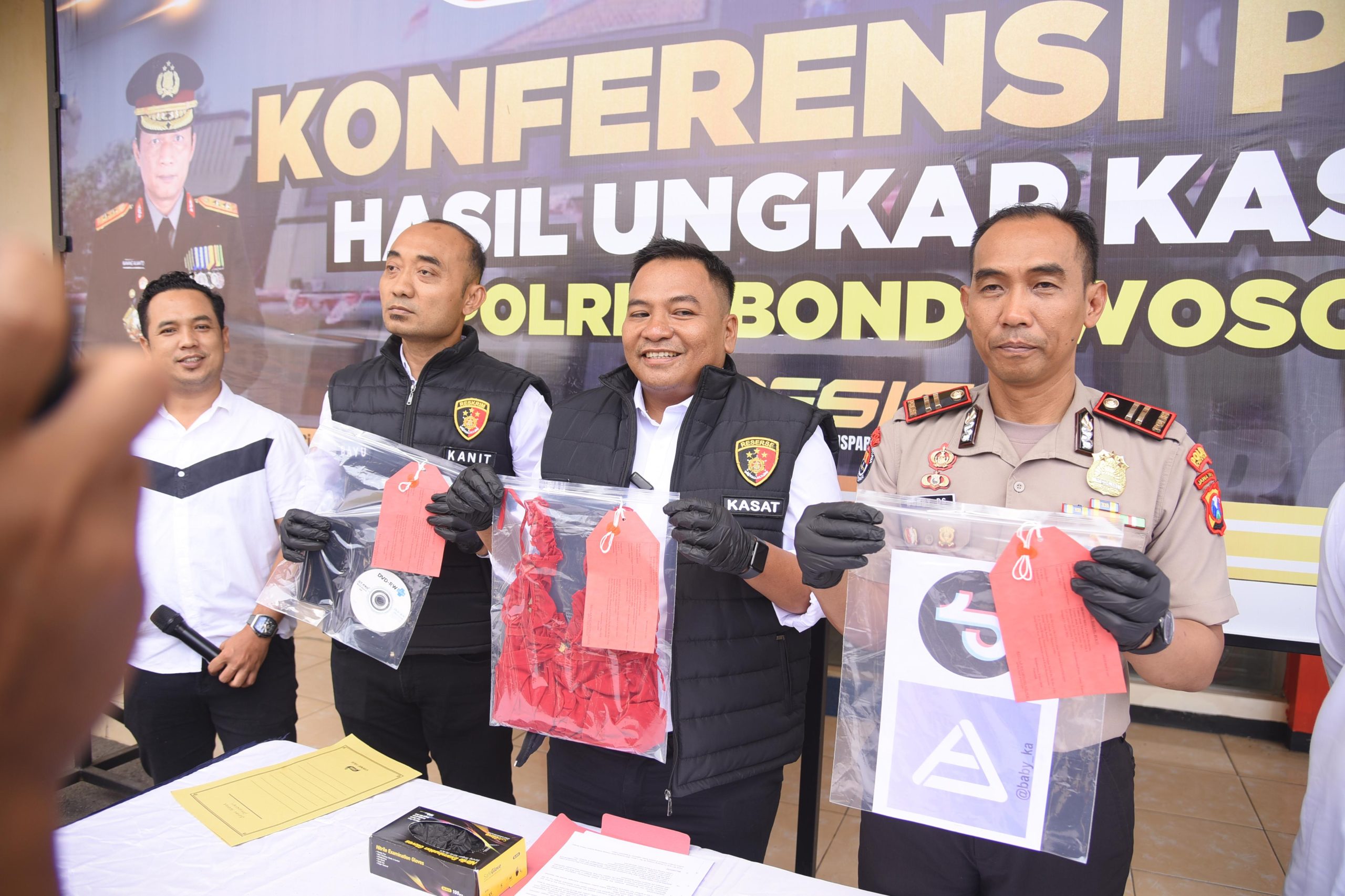 Polres Bondowoso Ungkap Live Streaming Asusila Dua Tersangka Diamankan
