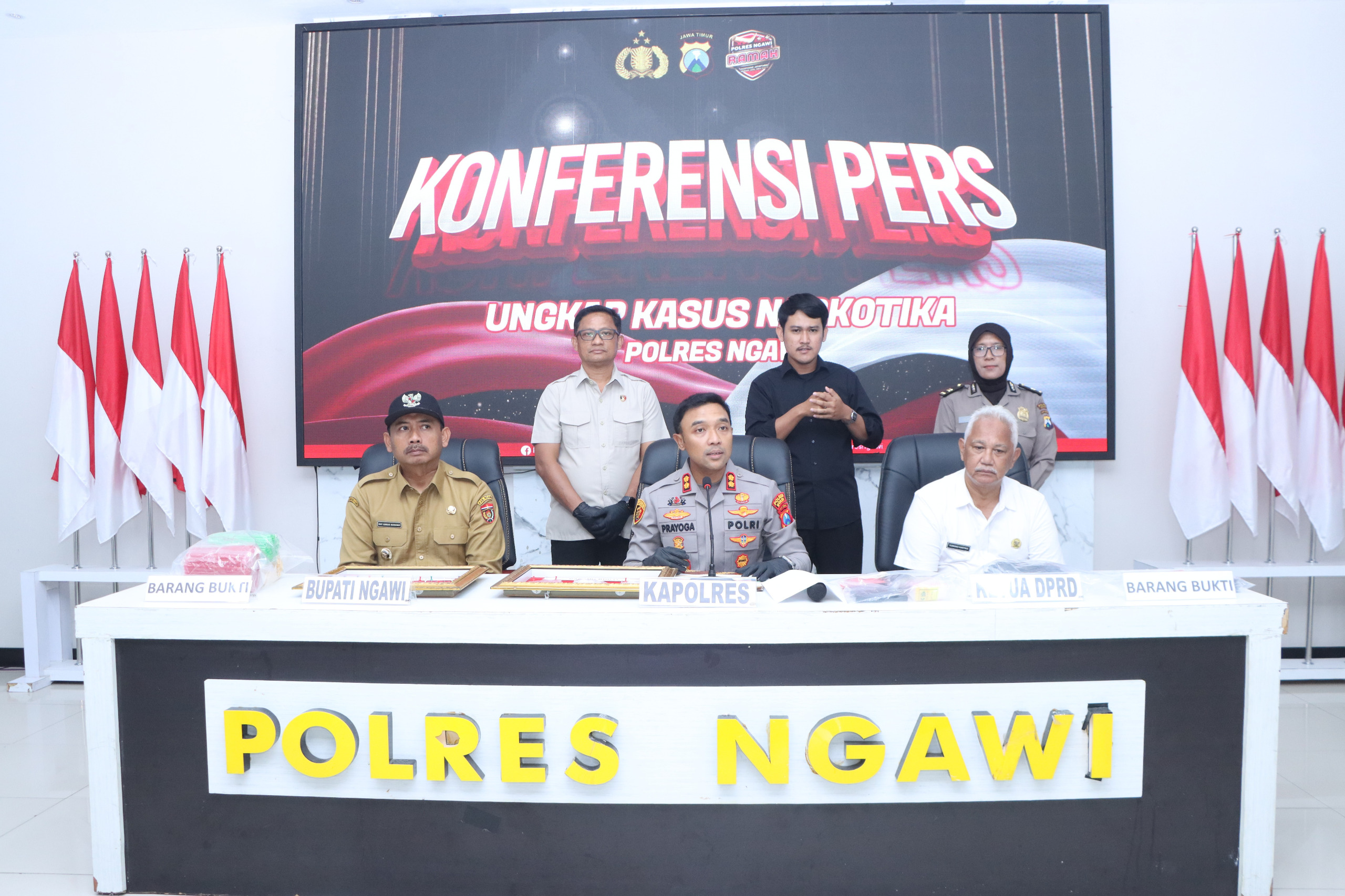 Polres Ngawi Amankan 2 Tersangka Pengedar Narkoba 223,842 gram Sabu Disita